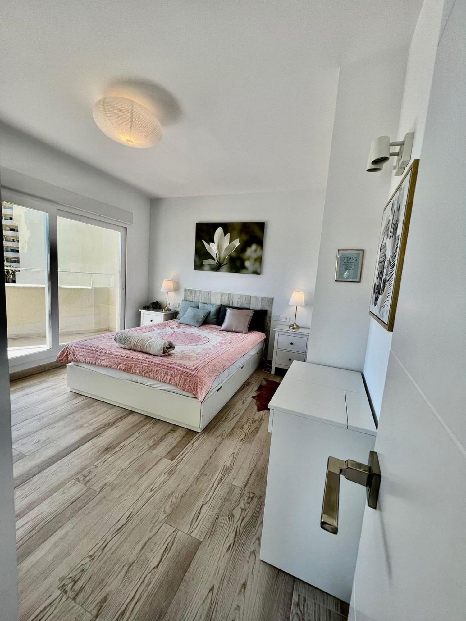 Luxury Sea View Large Terrace Benalbeach Apartment *
